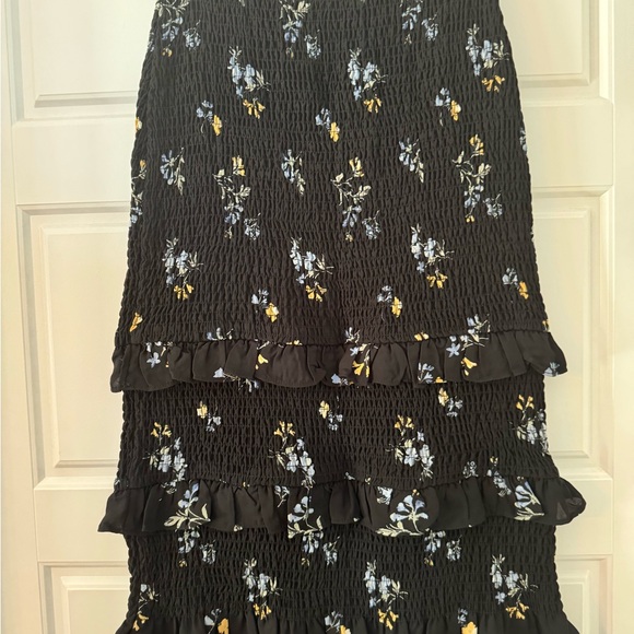 Abercrombie and Fitch Two-Piece Floral Set with Tube Crop Top and Skirt Size XS - Picture 3 of 9